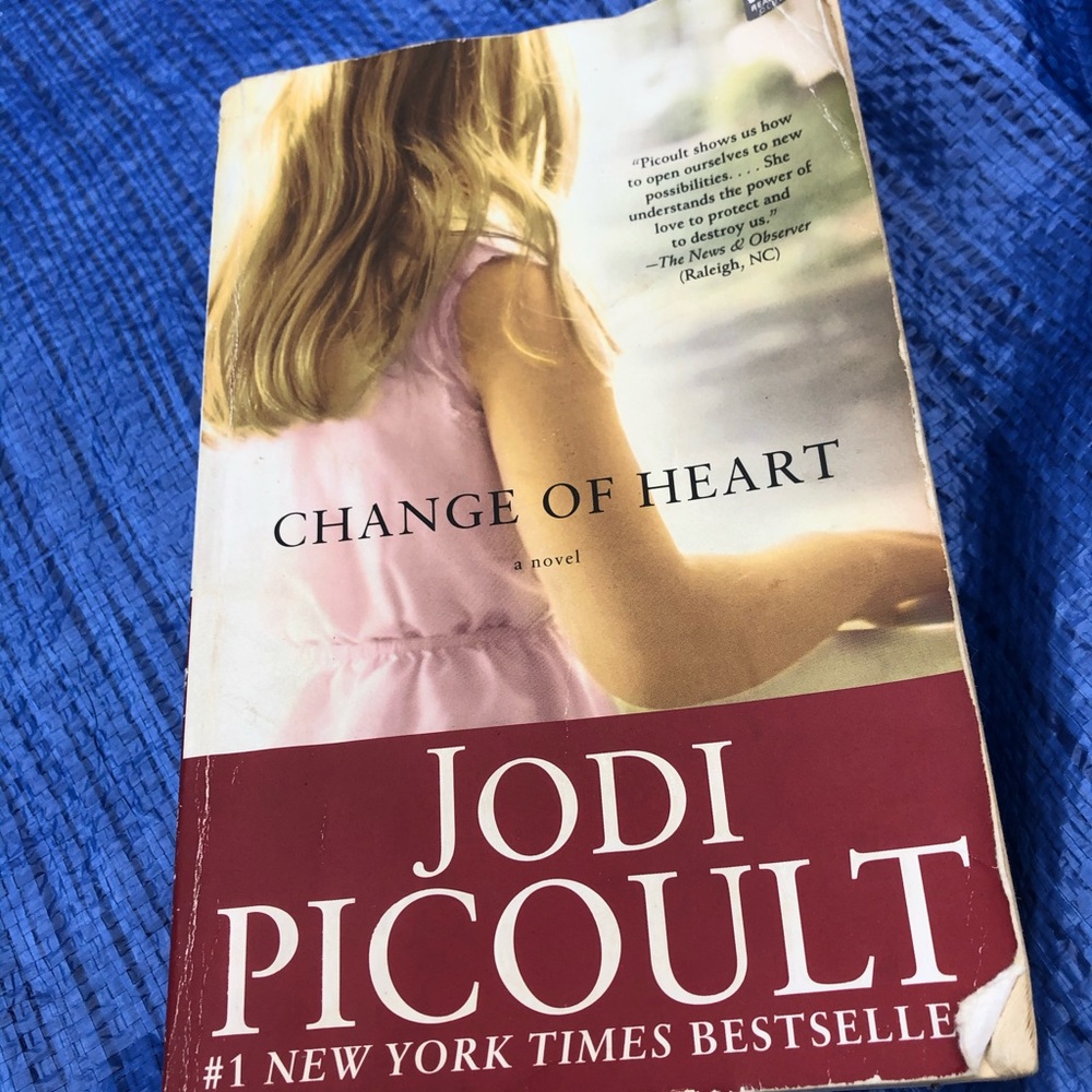 Books - Picture 3 of 16